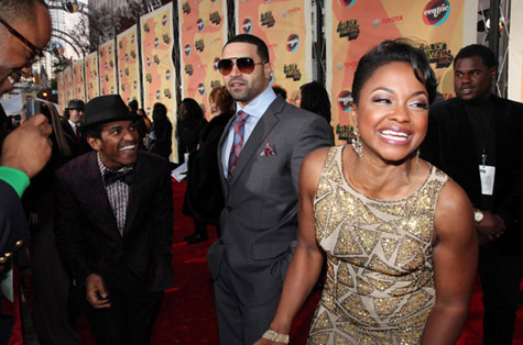 [PICS] Common, Amber Rose, Raheem Devaughn, Keri Hilson & More Hit the 2011 Soul Train Awards Red Carpet!!