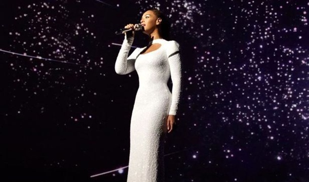 Beyonce serenades the crowd at the United Nations in honor of World Humanitarian Day 2012