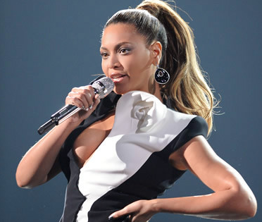 Simon Cowell Offers Beyonce $100 Mil to be on X-Factor?!