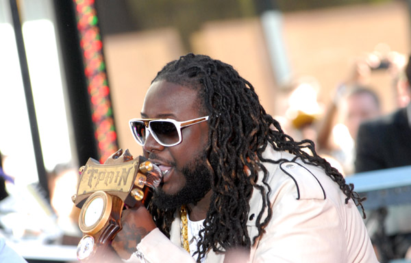 T-Pain in a Heated Battle with Auto -Tune Maker
