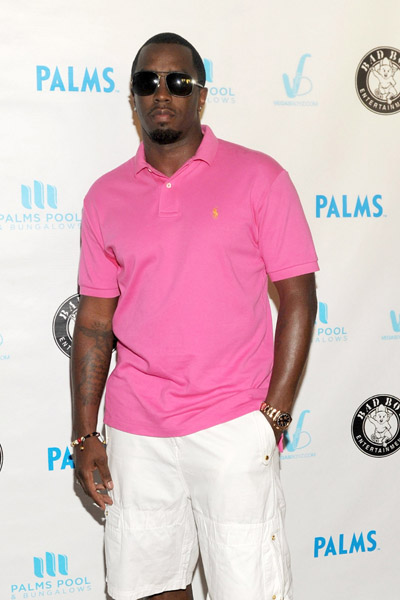 Tickled Pink! Diddy Hosts Pool Party At The Palms!