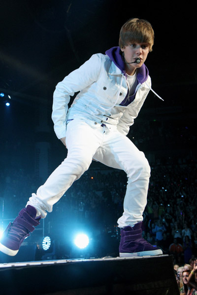 Mark Wahlberg Compares Justin Bieber to 2PAC (Oh Really Now?)