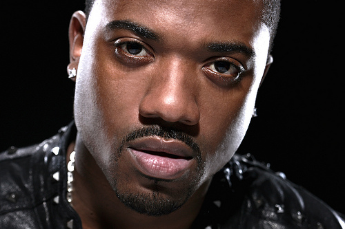 Oh Hell Nah: Ray J Tosses Blows After Insulting A Big Girl [Video]