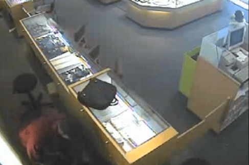 Breaking News: Brazen Jewelry Store Holdup in Atlanta Caught on Tape