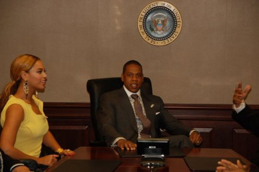 President Obama Arrives in New York City for @Jayz and @Beyonce Political Fundraiser