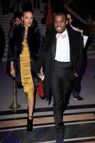 Kanye West Runway Screening in Paris (live video)