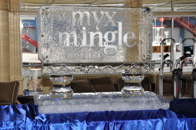 Nicki Minaj & Mona Scott-Young Celebrate The 4th Of July On ‘Myx & Mingle Cruise’ [Yacht Party Photos]
