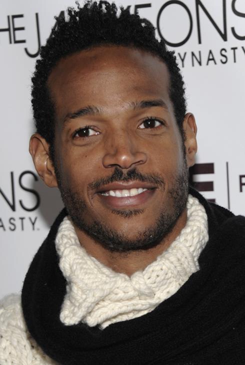 Marlon Wayans Believes Kevin Garnett Would Beat Carmelo in a One on One Fight (video inside)