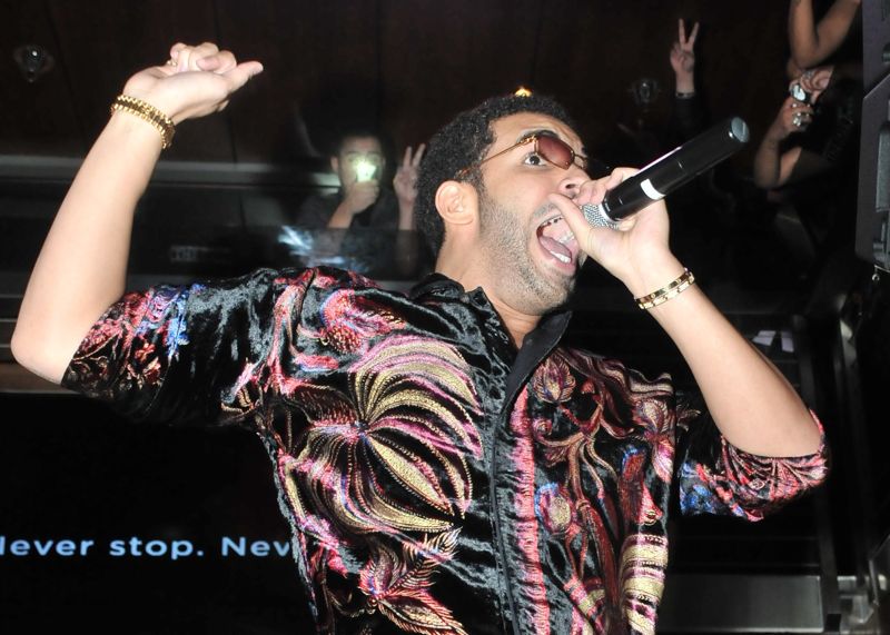 @Drake Celebrates His Birthday In D.C. With Hennessy and Some Friends (Photos Inside)