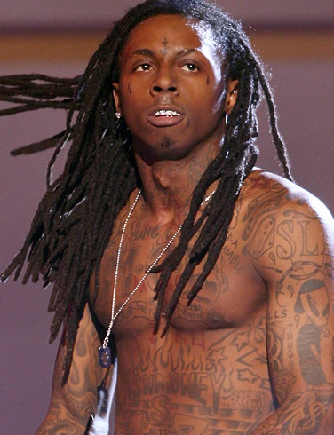 Keep your Ass off my Grass!! Lil Wayne Reacts to Nosy Fans (Hilarious)