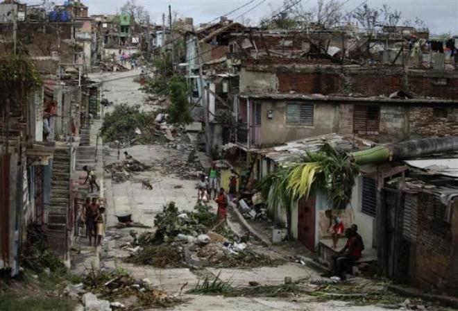 Hurricane Sandy Ravages Cuba, Haiti and Jamaica Damaged (Video Inside)