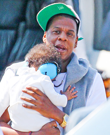 Hip-Hop’s Celebrity Kids! Jay-Z Takes Blue Ivy on Her First Helicopter Ride!