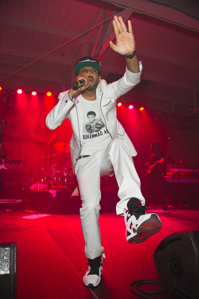 Hip Hop Fashion Exclusive!! Swizz Beatz and His Fancy Footwork!