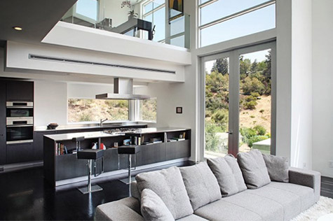 Chris Brown Scoops Up $1.5 Mil Hollywood Hills Mansion
