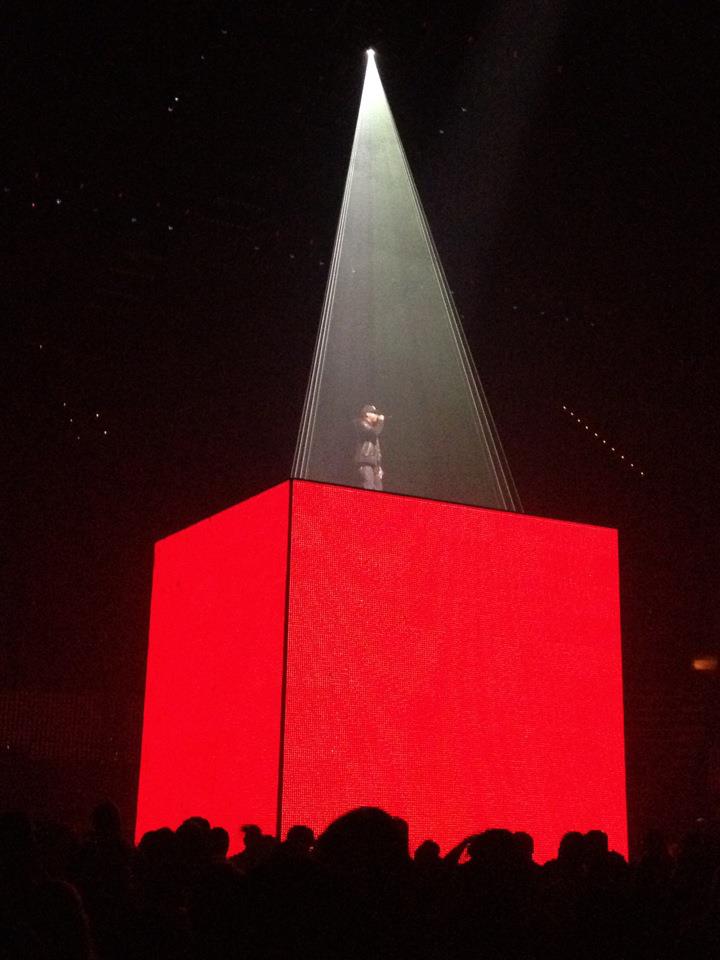 Hip Hop Enquirer Magazine Reviews “Watch the Throne” Concert starring Jay Z & Kanye West (video inside)