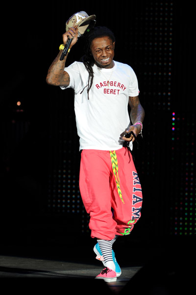 Swag or Suspect??? Weezy’s ‘Raspberry’ Fruity Swag in Miami!!
