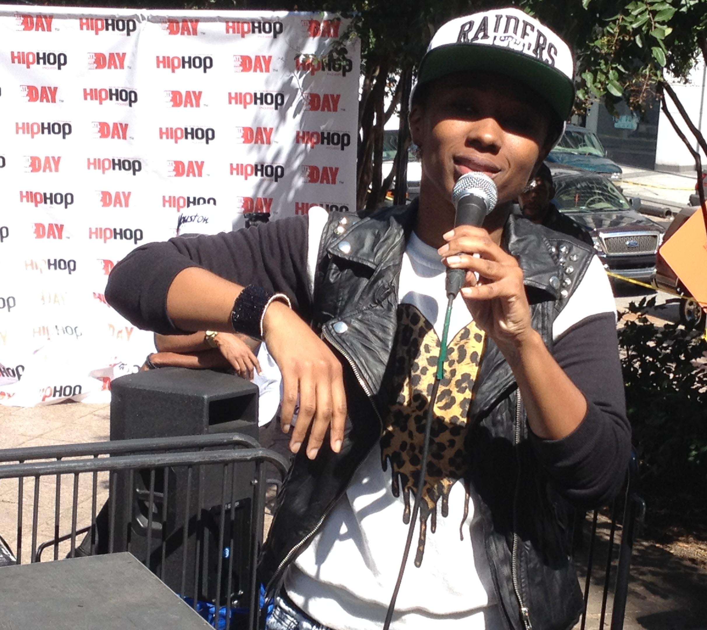 Female Singer Challenges Rapper to A MC Battle at Atlanta Hip Hop Day and Watch What Happens Next