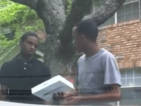 Caught on Video!! Robbers Use Craiglist to Steal Couple New IPad in Atlanta (Exclusive Footage)